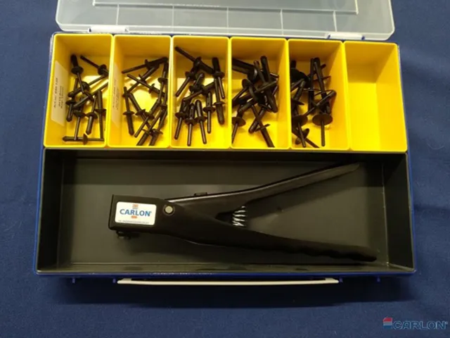 Blindklinknagelset Kunststof