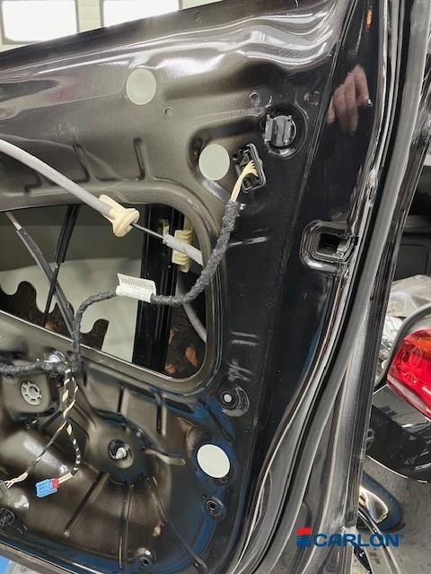 Deurmaskeerstickervel A4 olijf structuur 20mm (108st) - Afbeelding 3